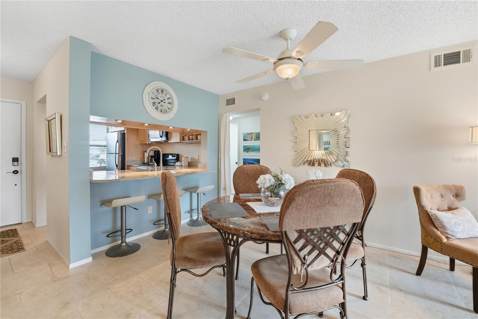 Image 6 of 36 For 3221 Westridge Boulevard 103