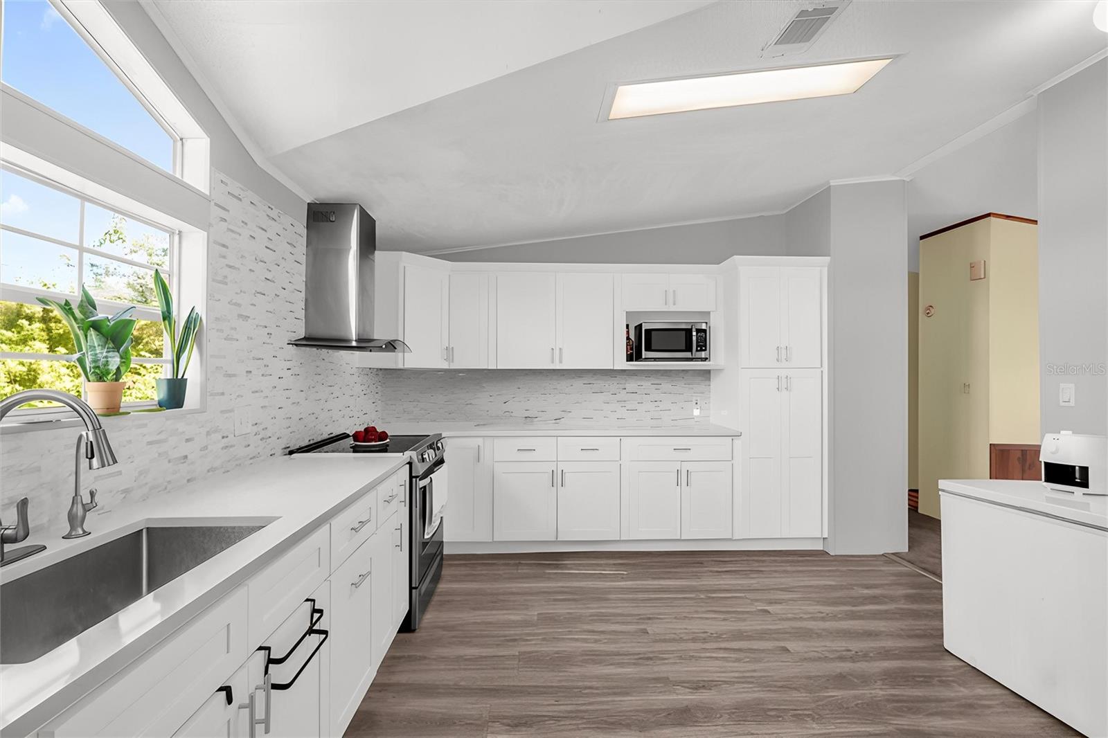 Image 3 of 15 For 2432 6th Street Ne