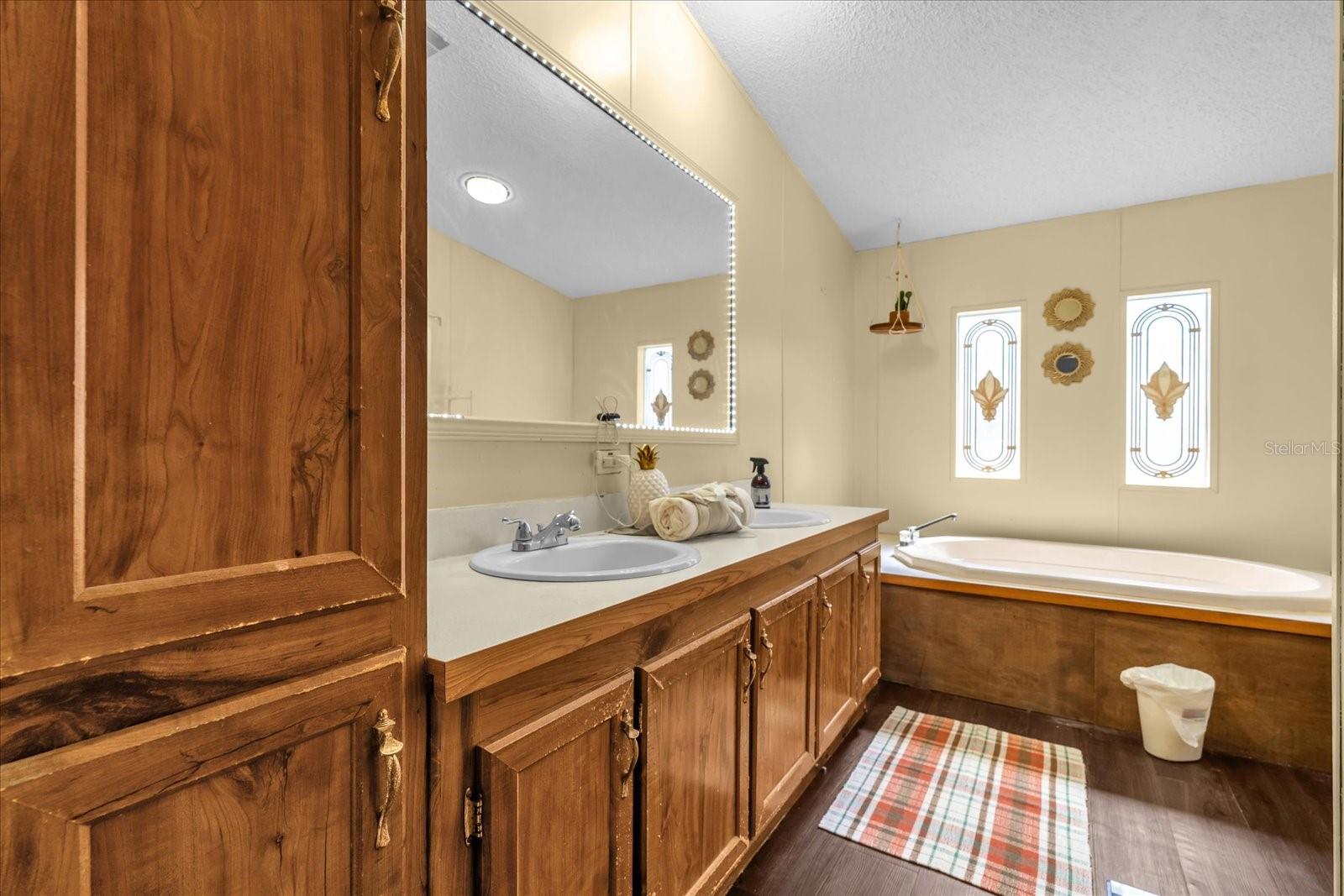 Image 9 of 15 For 2432 6th Street Ne