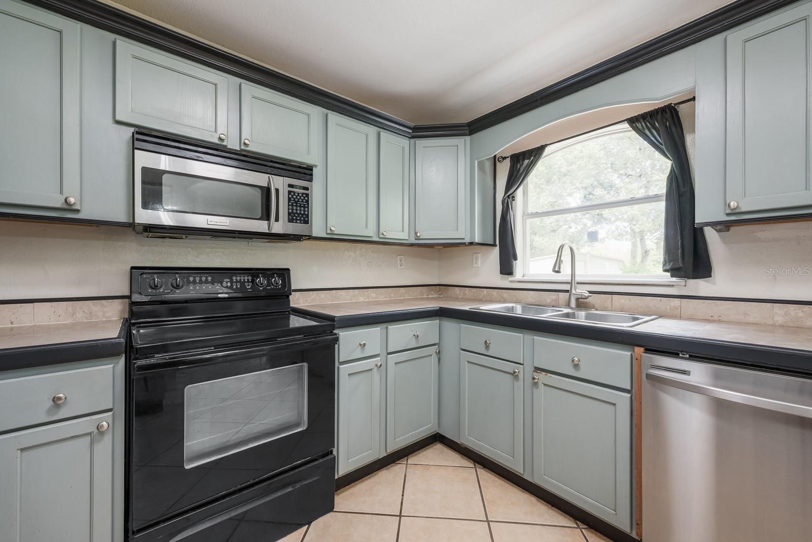 Image 9 of 34 For 272 Deleon Road