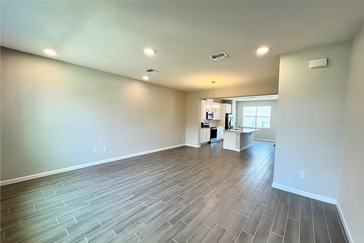 Image 4 of 29 For 15376 Burgtheater Drive