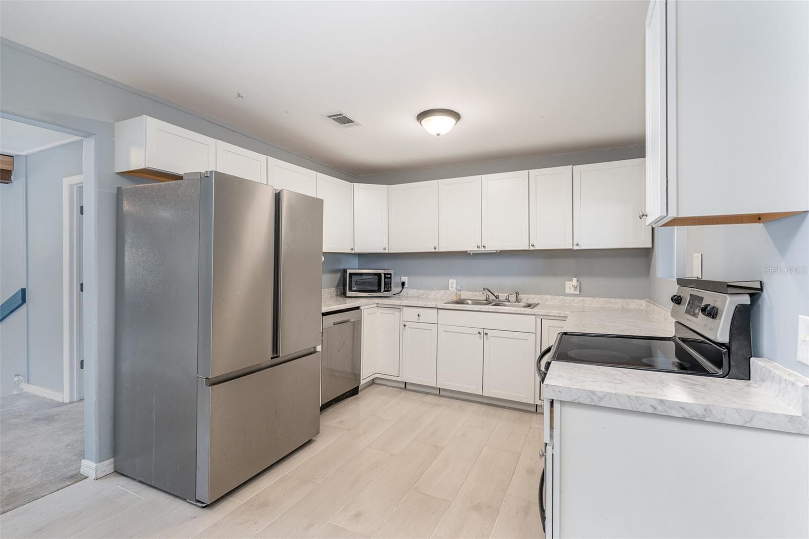 Image 18 of 41 For 190 Stephenson Drive