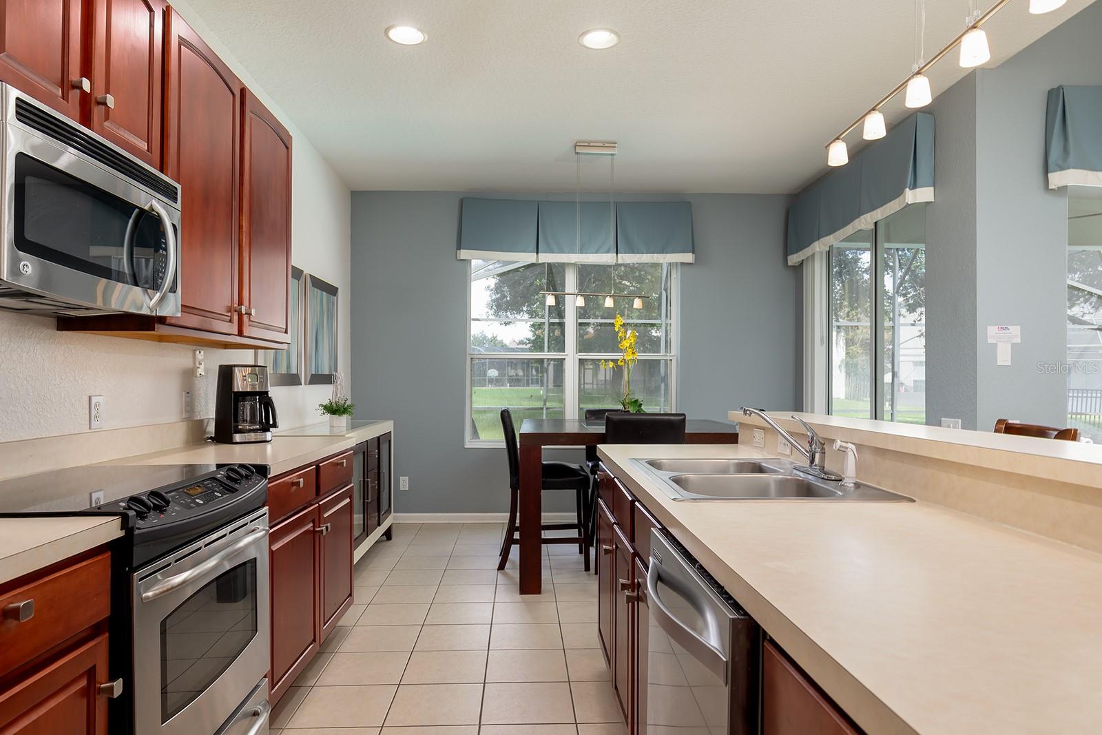 Image 10 of 34 For 7739 Teascone Boulevard