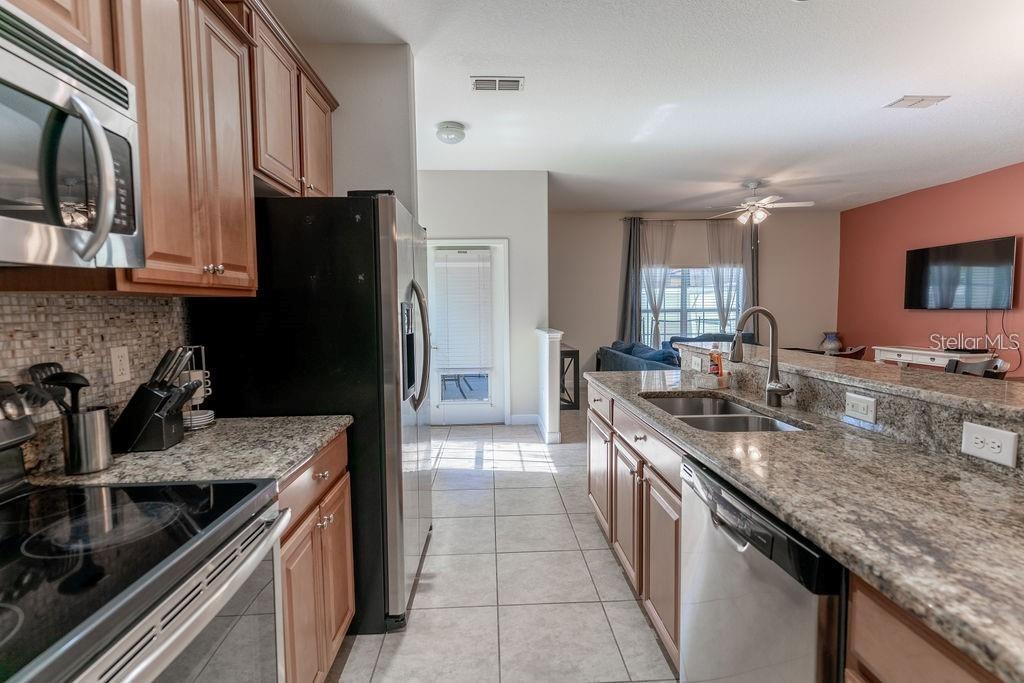 Image 12 of 33 For 8918 Majesty Palm Road