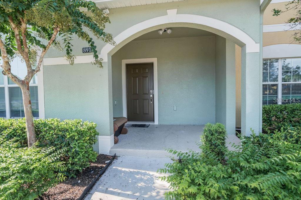 Image 4 of 33 For 8918 Majesty Palm Road