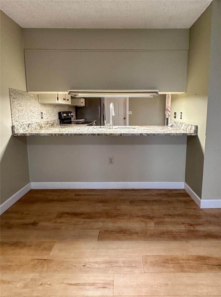 Image 10 of 20 For 6810 Royal Cres Street