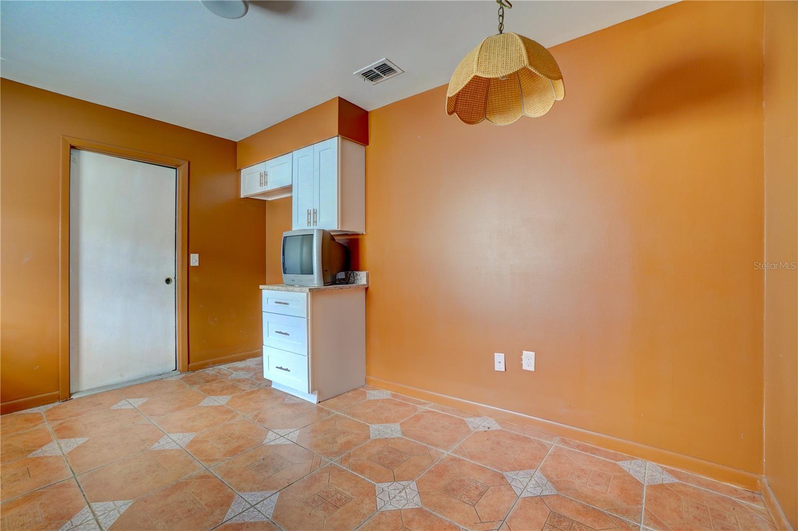 Image 4 of 21 For 5445 Gambier Court