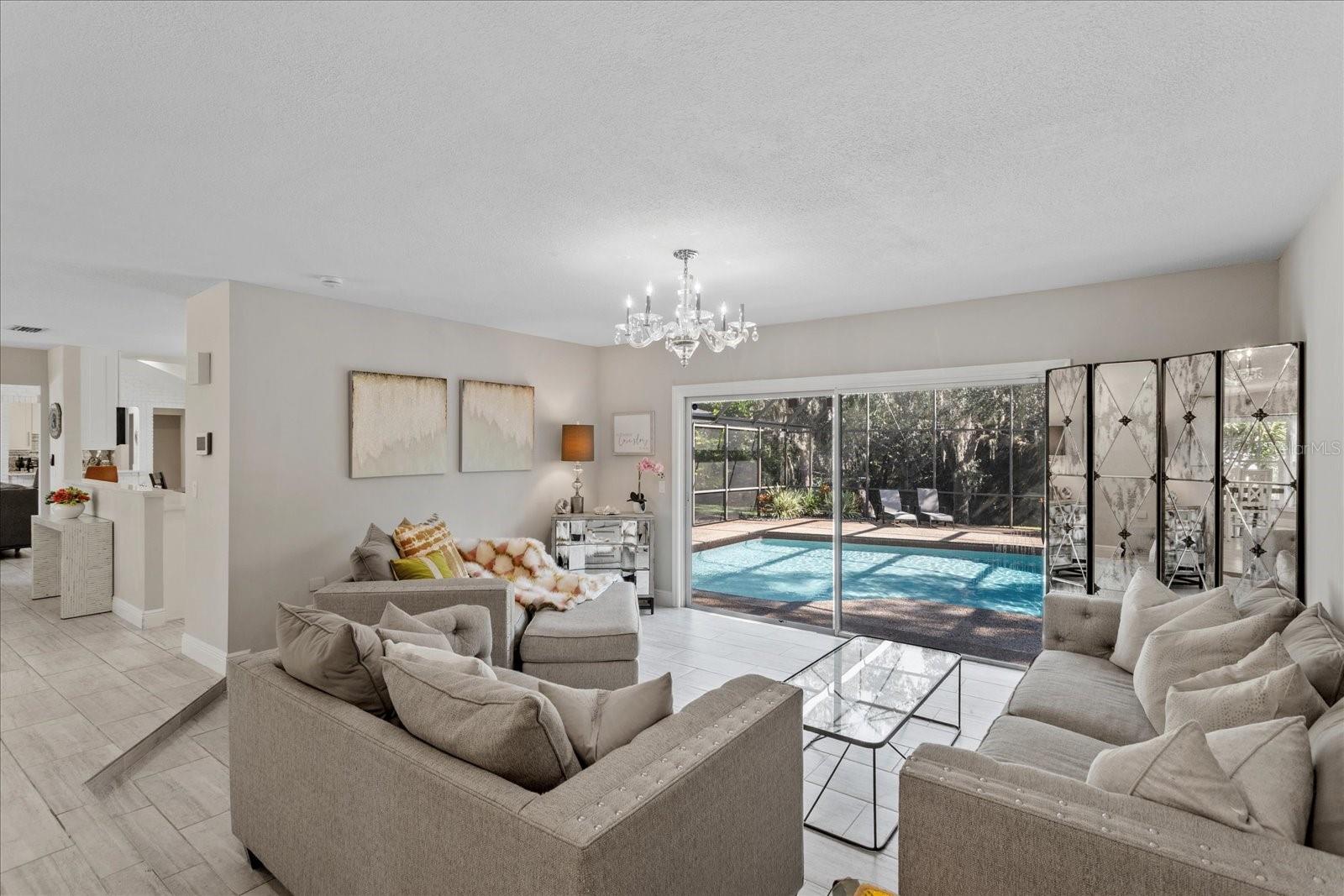 Image 13 of 49 For 203 Sweetwater Cove Boulevard