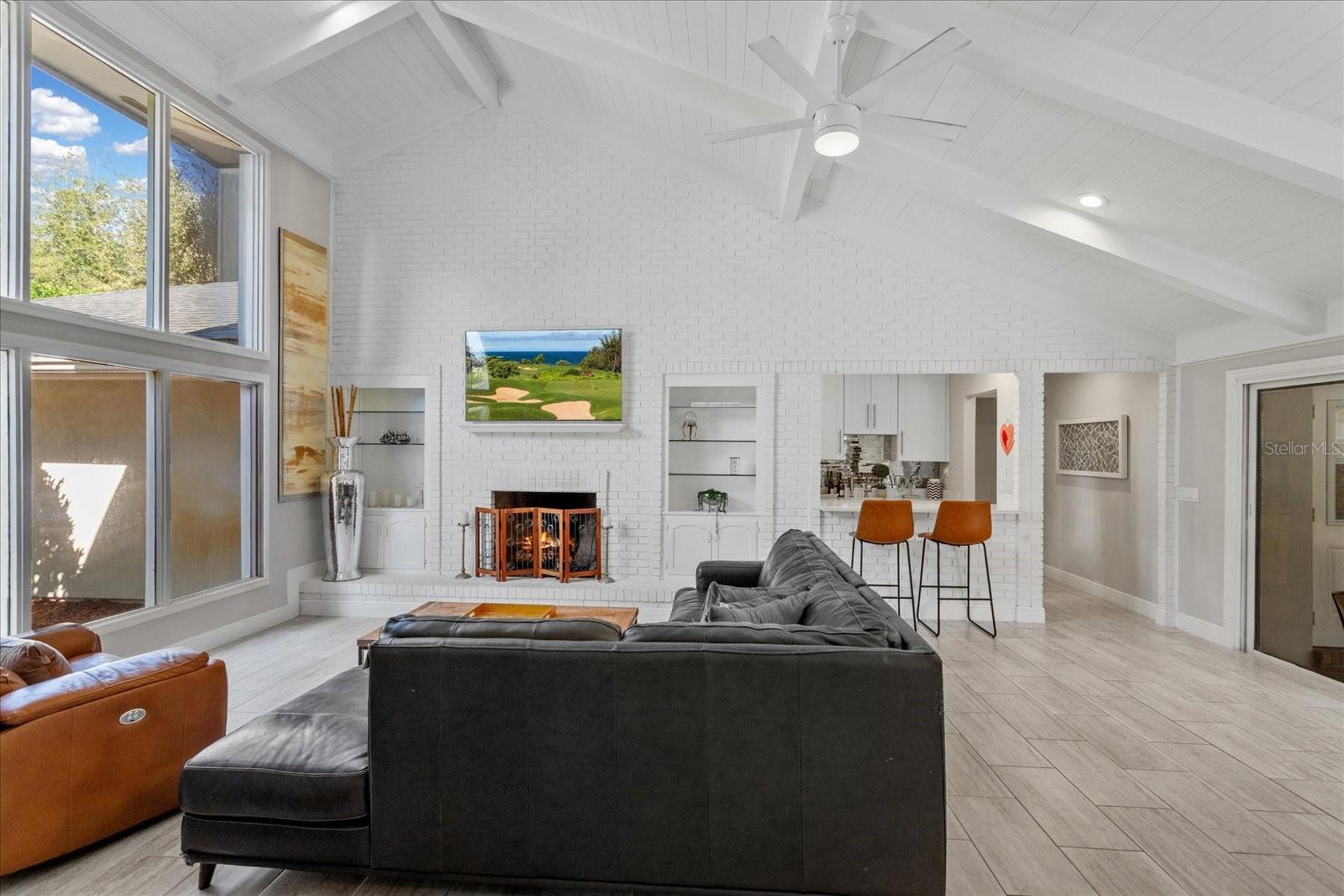 Image 14 of 49 For 203 Sweetwater Cove Boulevard