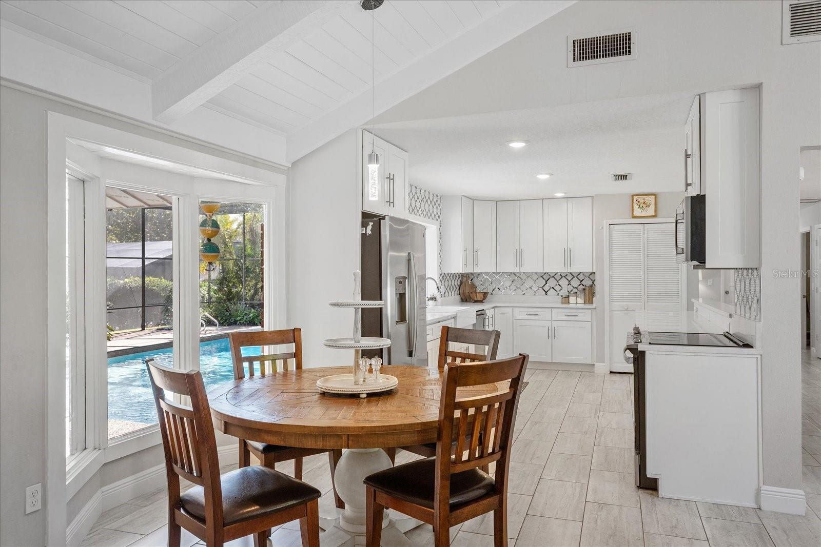 Image 15 of 49 For 203 Sweetwater Cove Boulevard