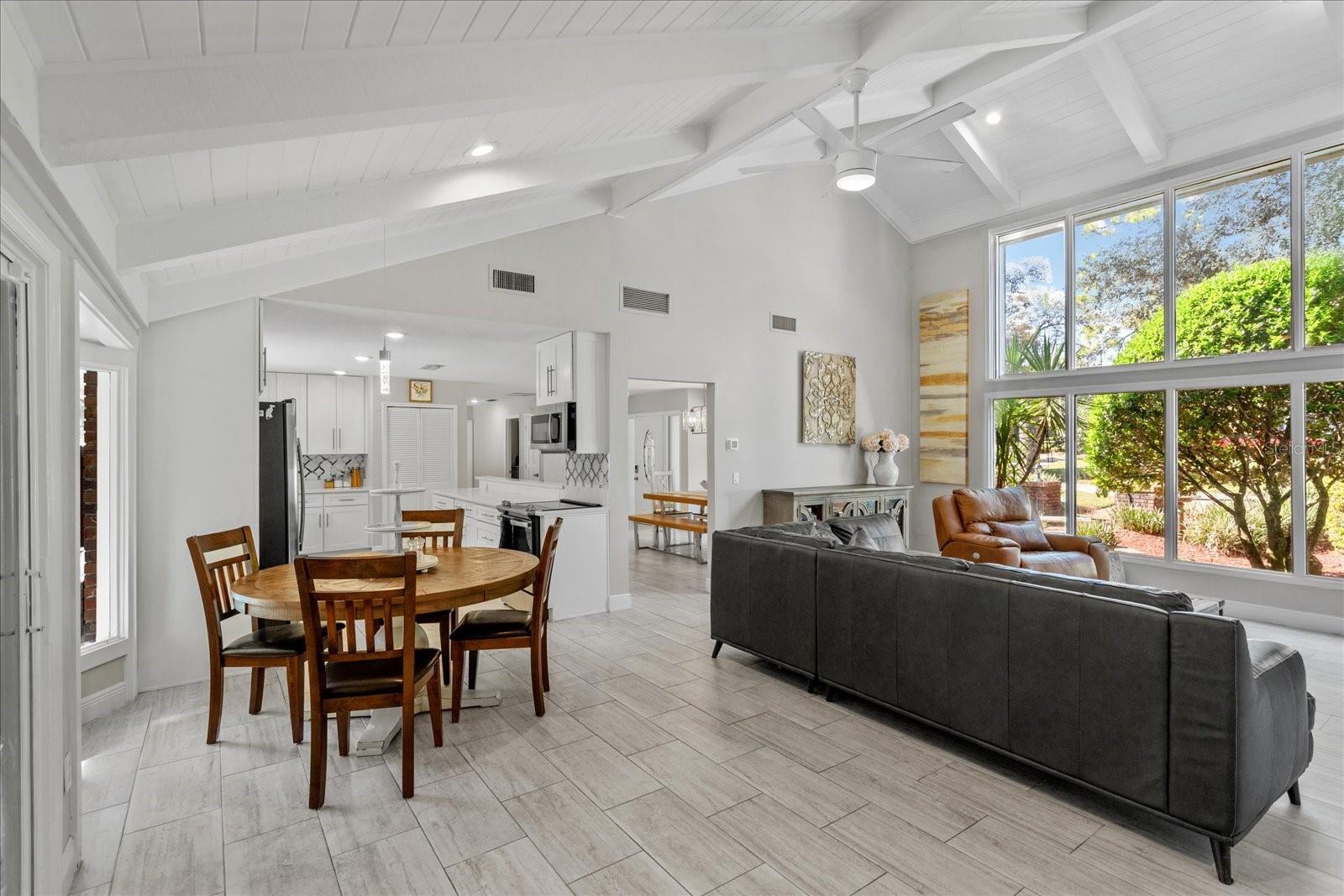 Image 18 of 49 For 203 Sweetwater Cove Boulevard