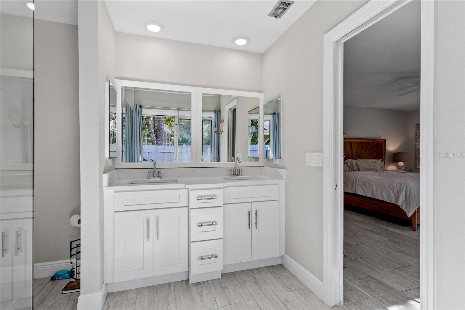 Image 24 of 49 For 203 Sweetwater Cove Boulevard