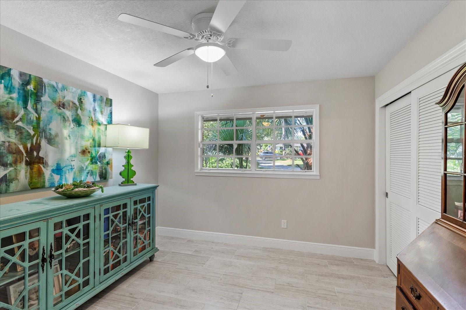 Image 27 of 49 For 203 Sweetwater Cove Boulevard