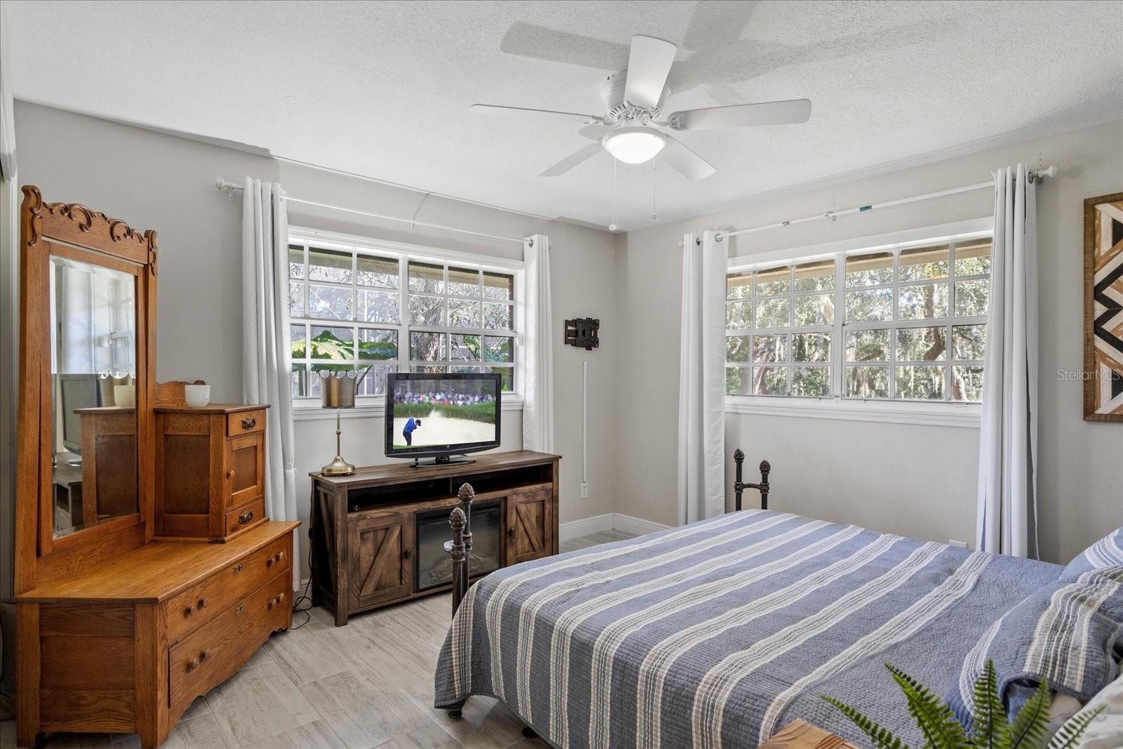 Image 30 of 49 For 203 Sweetwater Cove Boulevard