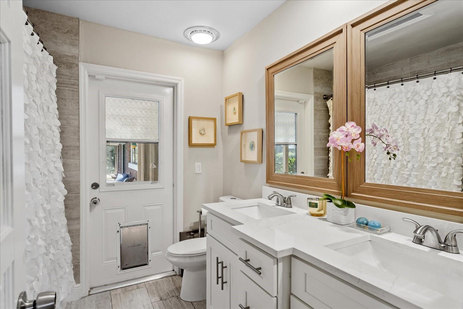 Image 31 of 49 For 203 Sweetwater Cove Boulevard