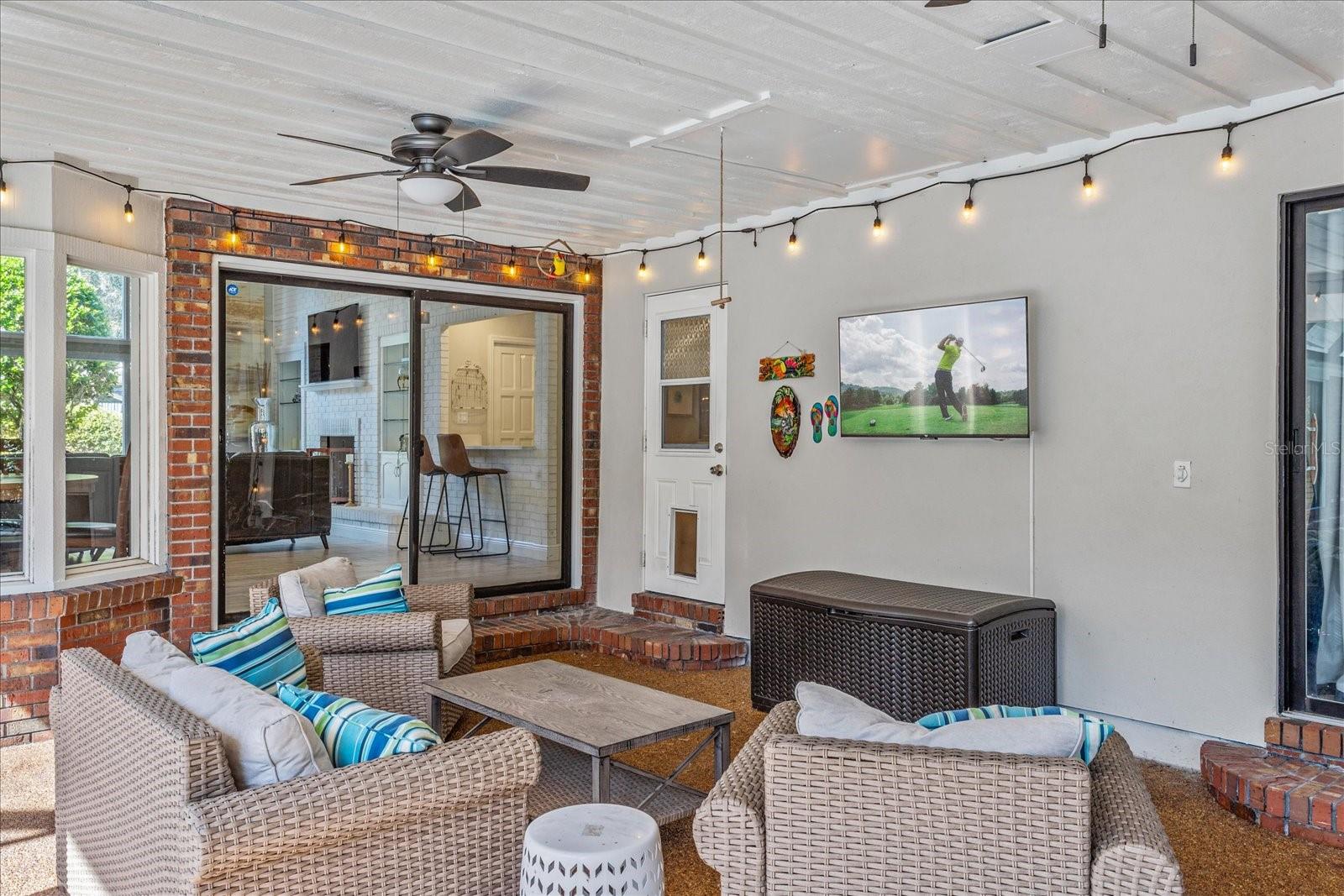 Image 35 of 49 For 203 Sweetwater Cove Boulevard