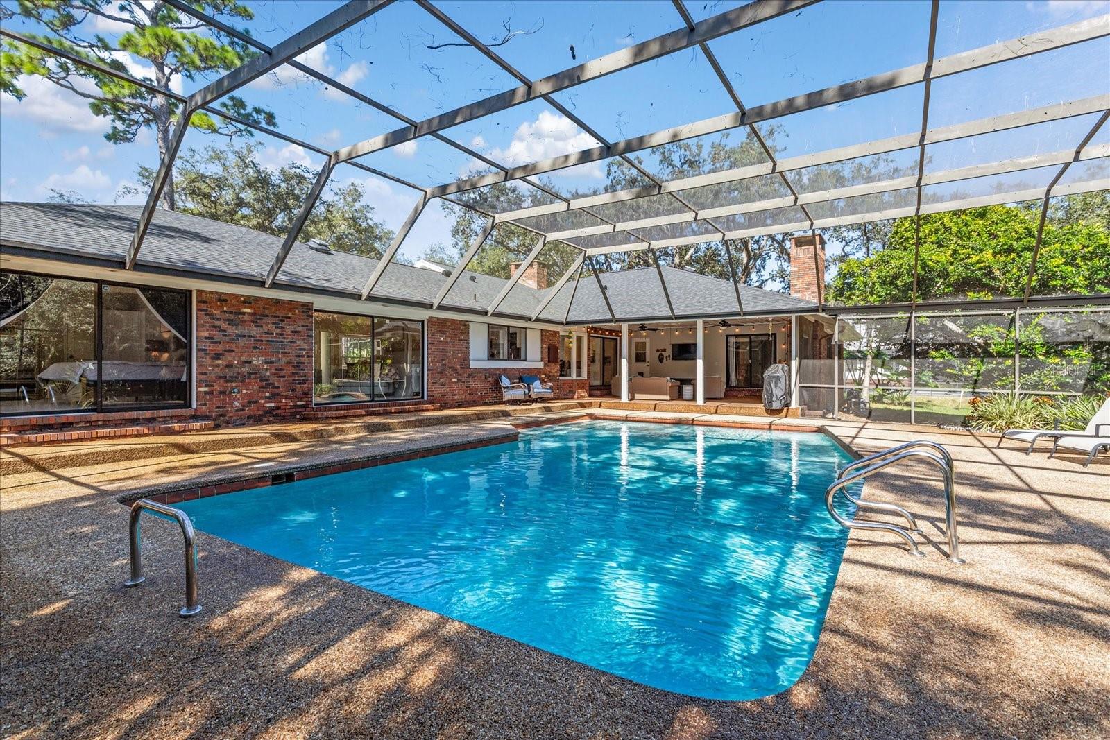 Image 37 of 49 For 203 Sweetwater Cove Boulevard