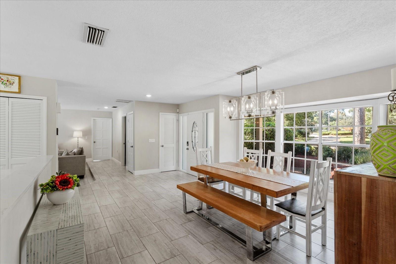 Image 7 of 49 For 203 Sweetwater Cove Boulevard