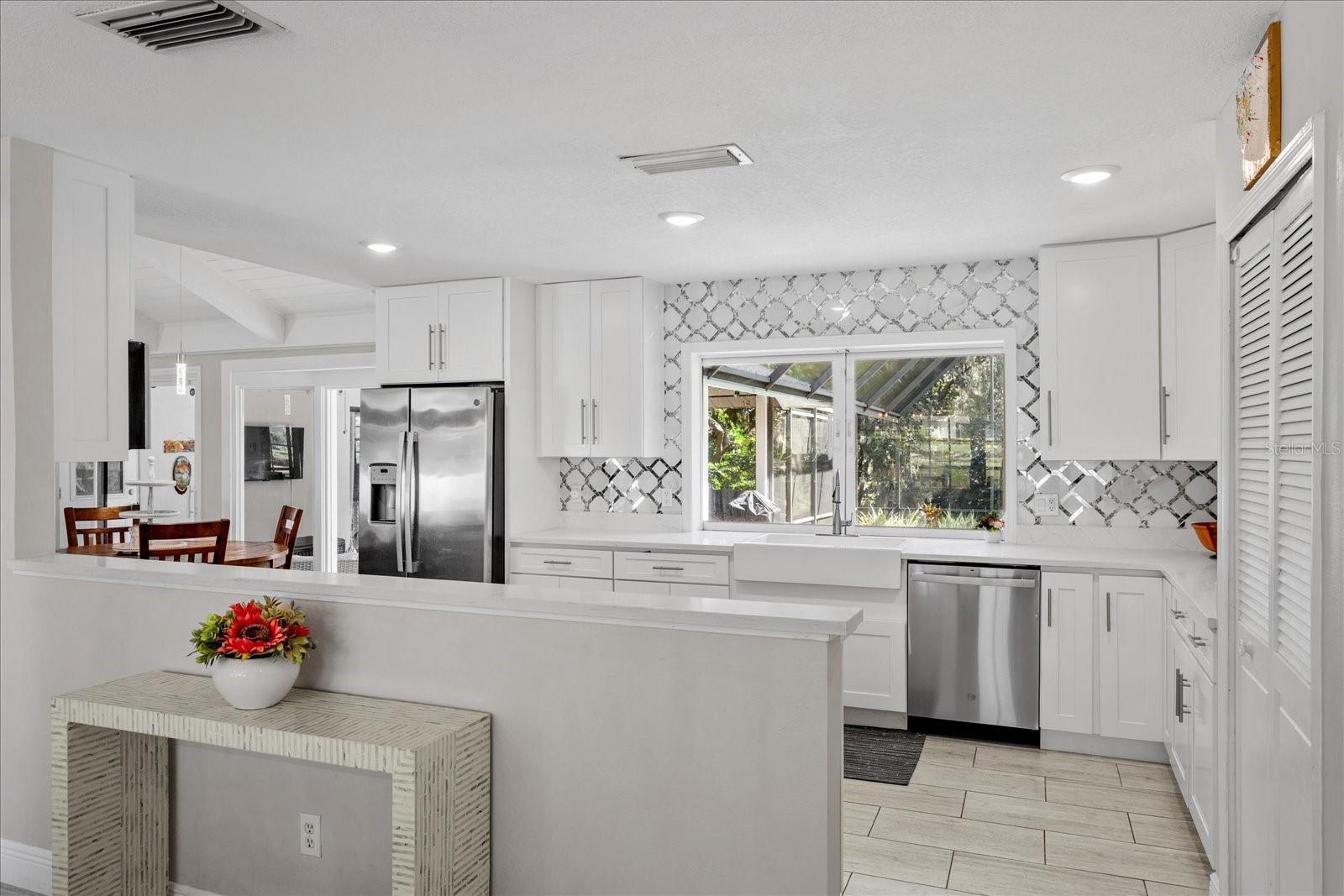 Image 8 of 49 For 203 Sweetwater Cove Boulevard