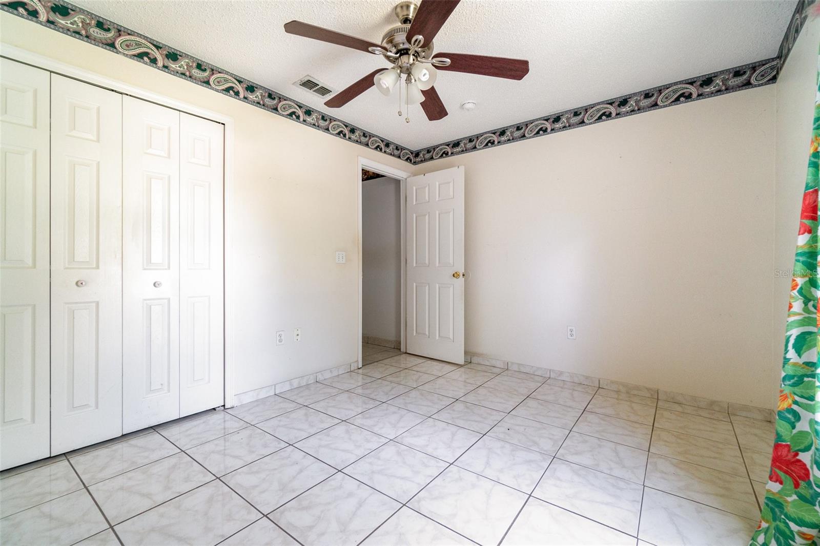 Image 19 of 32 For 327 Ridge Court