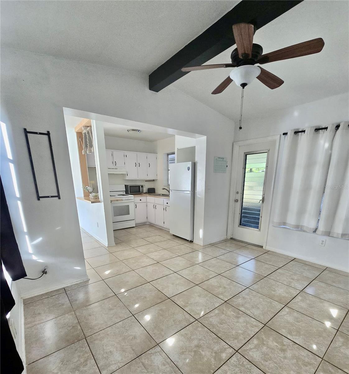 Image 4 of 14 For 589 Swallow Lane