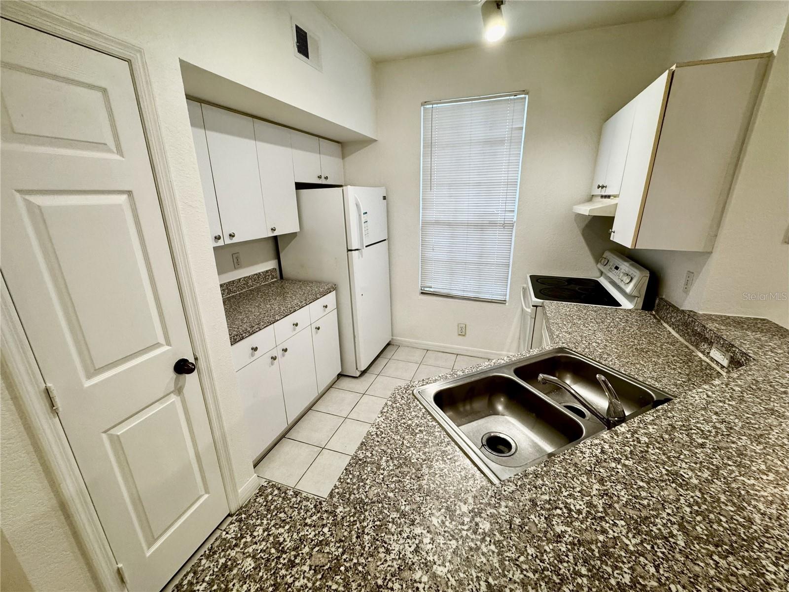 Image 9 of 18 For 6352 Raleigh Street 1401