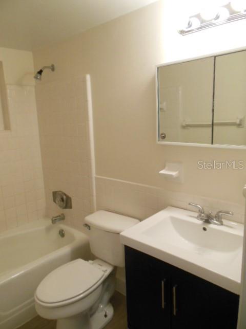 Image 11 of 14 For 404 Oakhurst Street