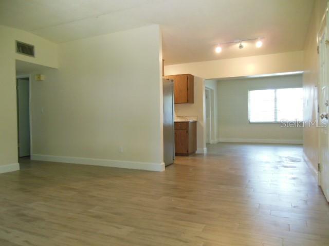 Image 3 of 14 For 404 Oakhurst Street