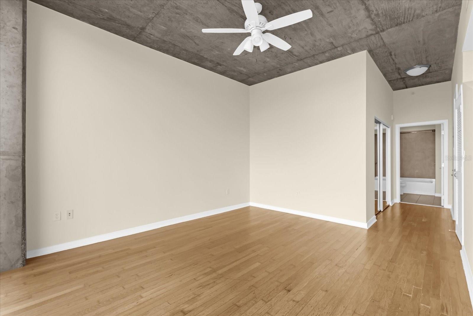 Image 10 of 22 For 155 Court Avenue 1613
