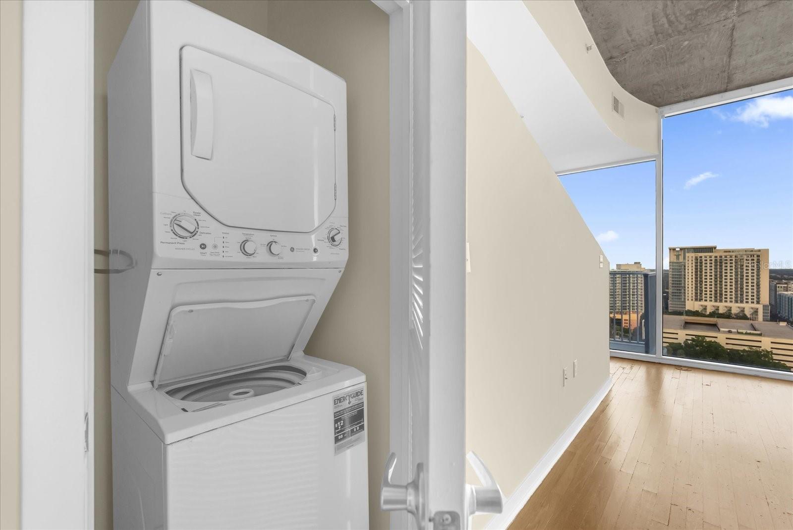Image 12 of 22 For 155 Court Avenue 1613