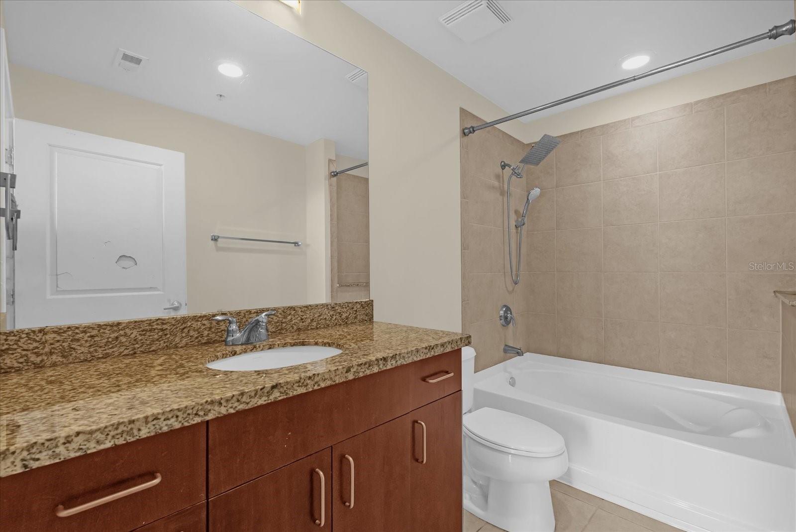 Image 13 of 22 For 155 Court Avenue 1613
