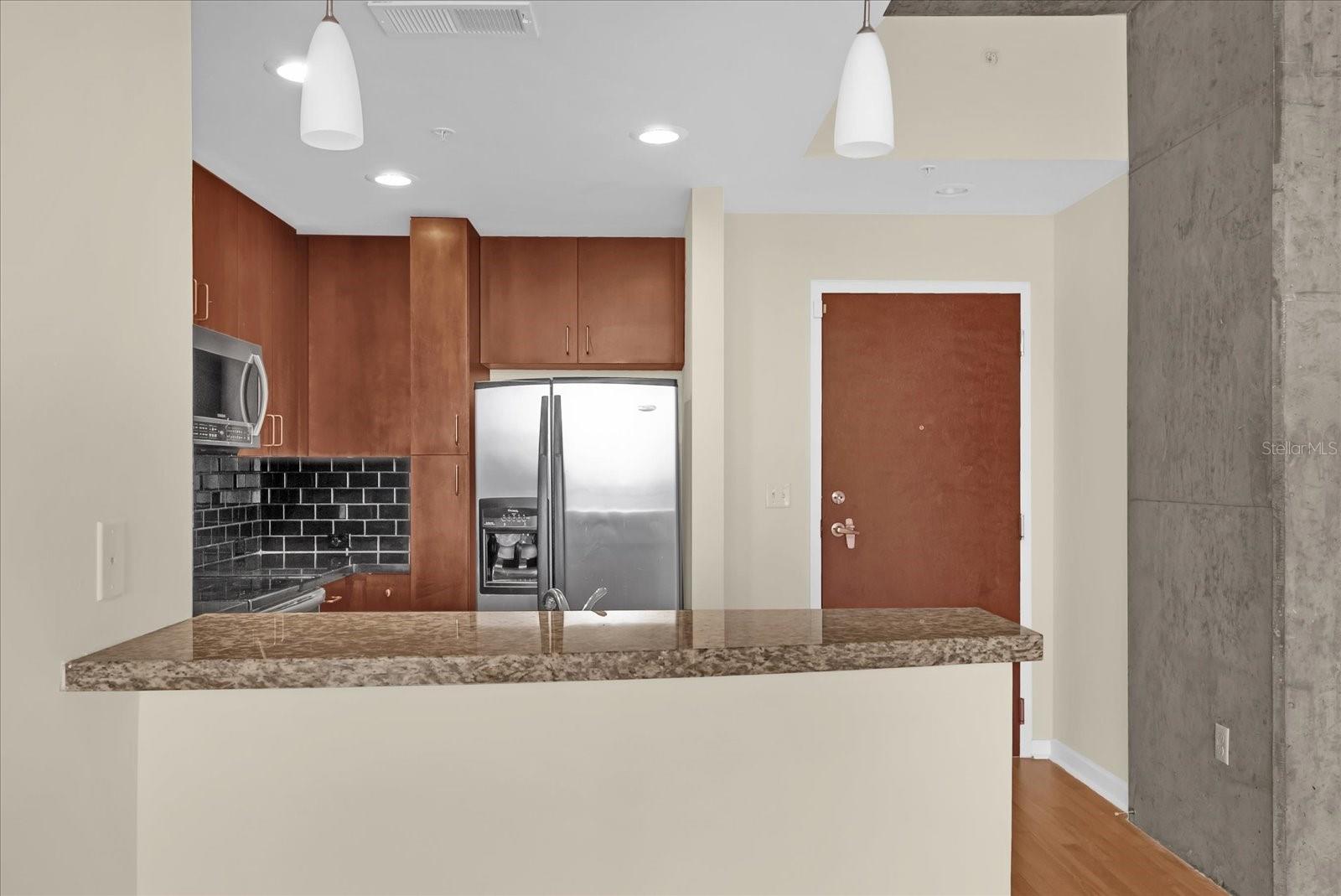 Image 6 of 22 For 155 Court Avenue 1613