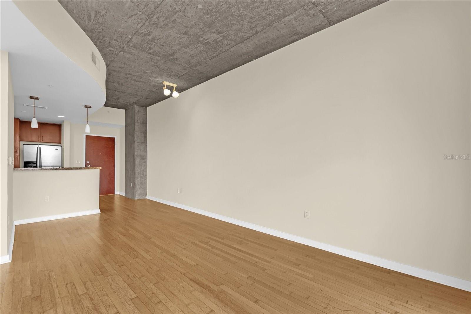 Image 9 of 22 For 155 Court Avenue 1613
