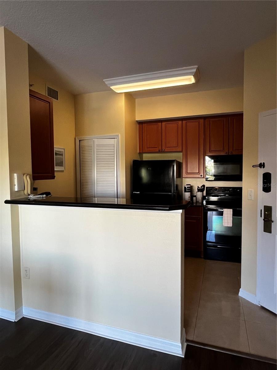 Image 4 of 10 For 7383 Universal Blvd  208