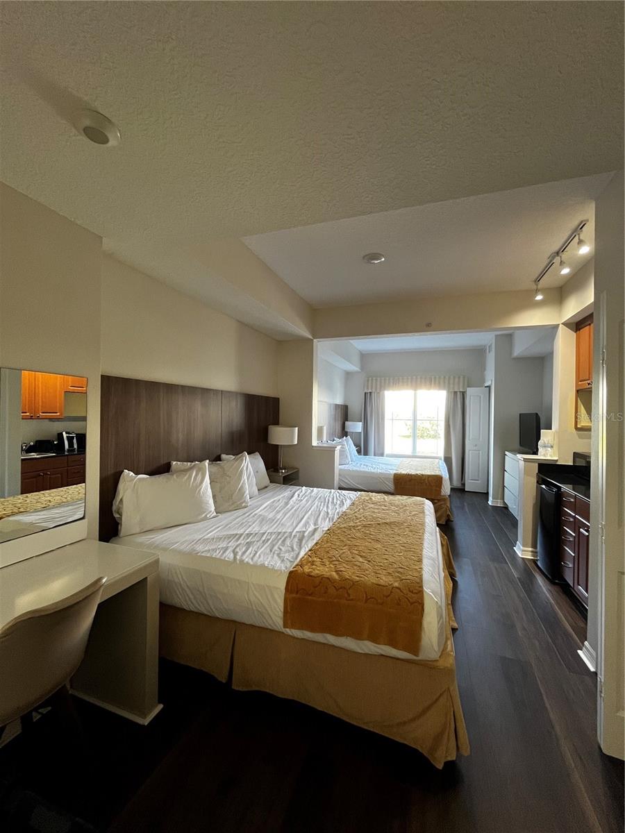 Image 9 of 10 For 7383 Universal Blvd  208