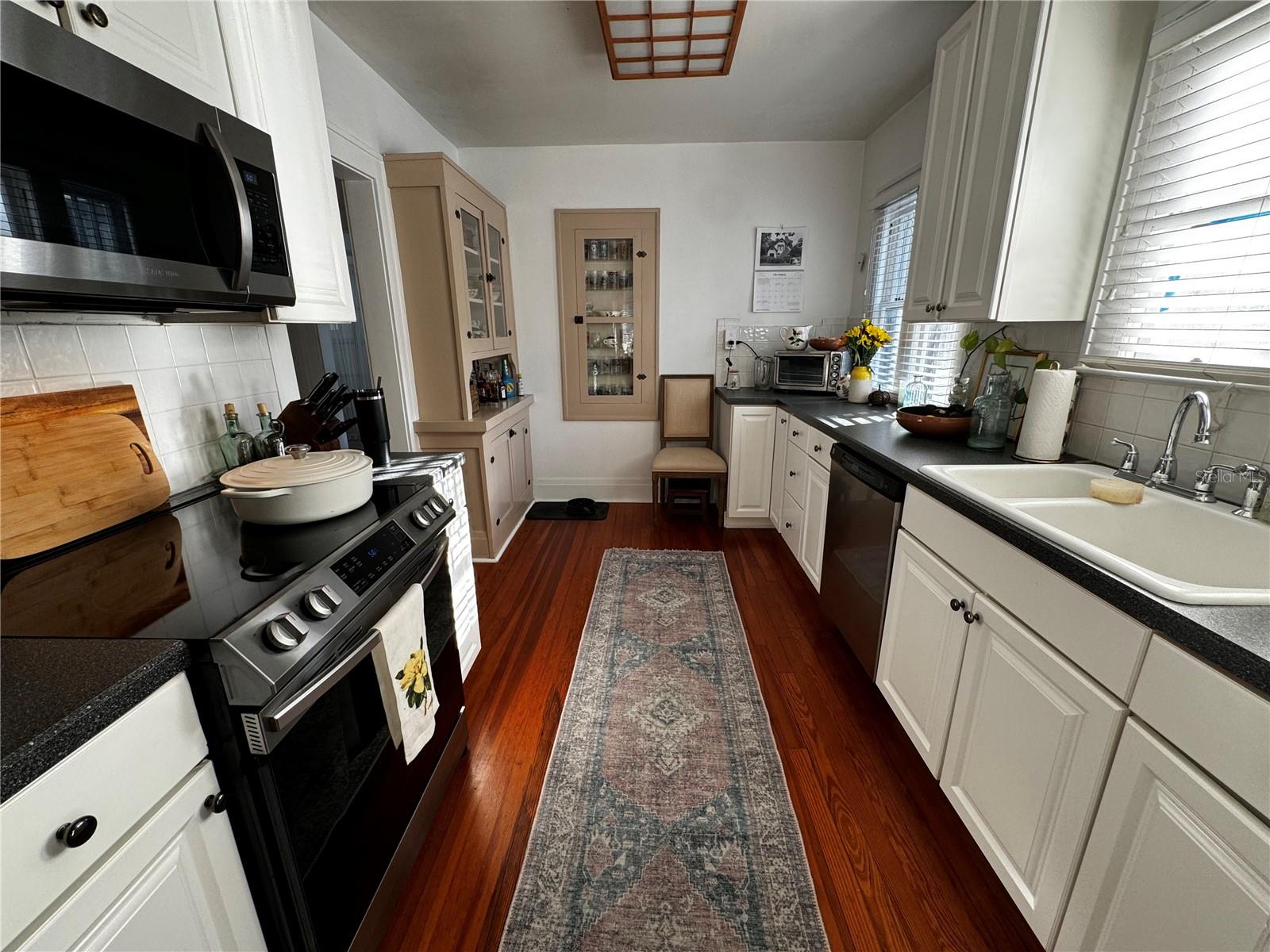 Image 13 of 22 For 1819 Central Boulevard