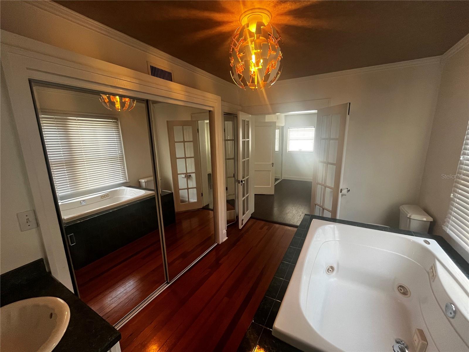 Image 25 of 34 For 1819 Central Boulevard