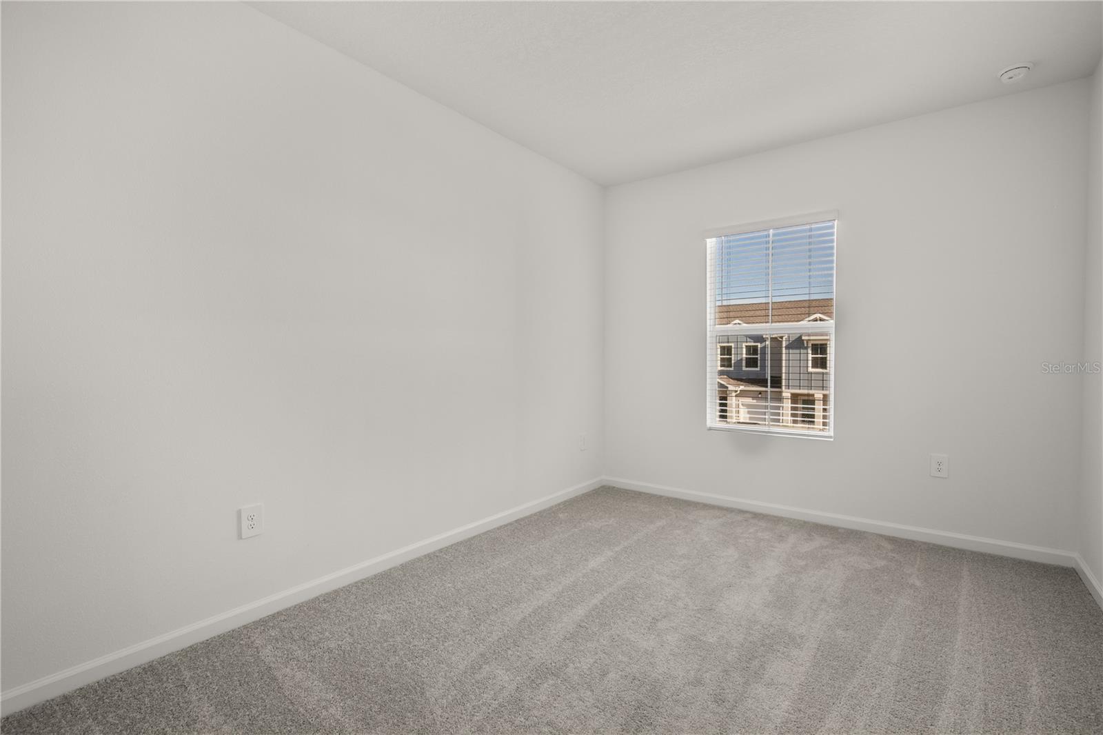 Image 19 of 27 For 2656 Skyline Loop