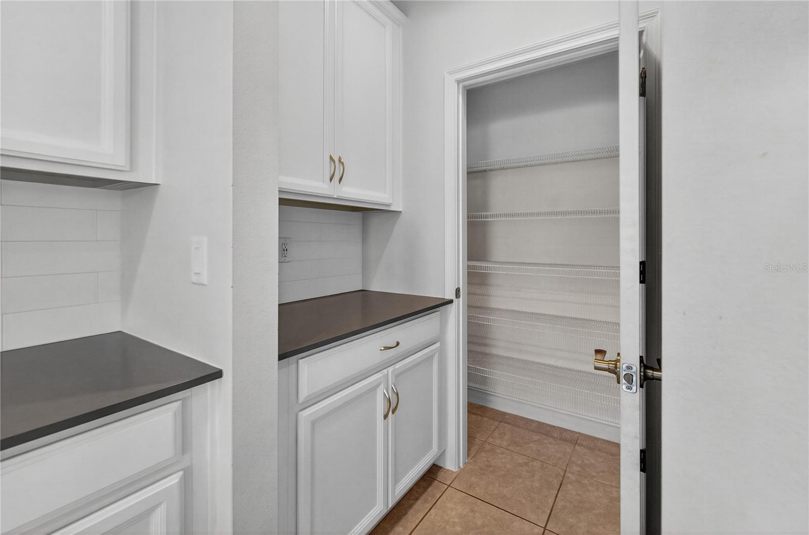 Image 18 of 43 For 6687 Alder Road