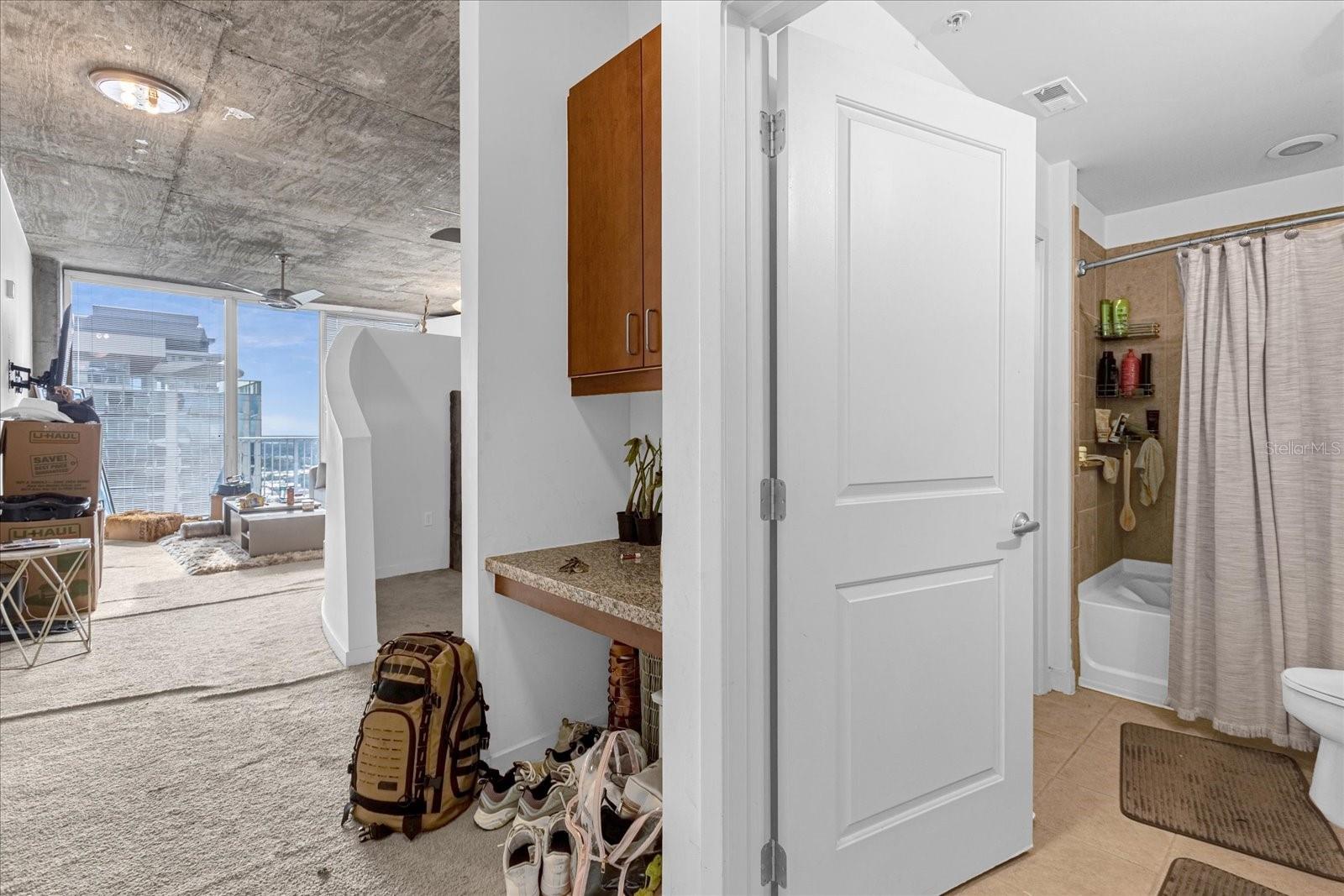 Image 11 of 20 For 155 Court Avenue 2208