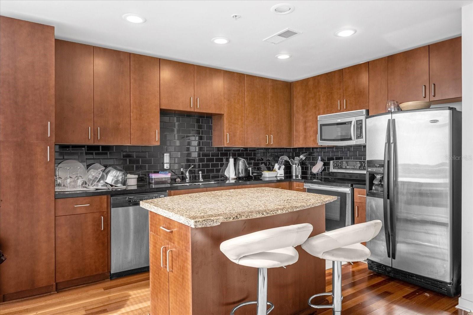 Image 9 of 20 For 155 Court Avenue 2208