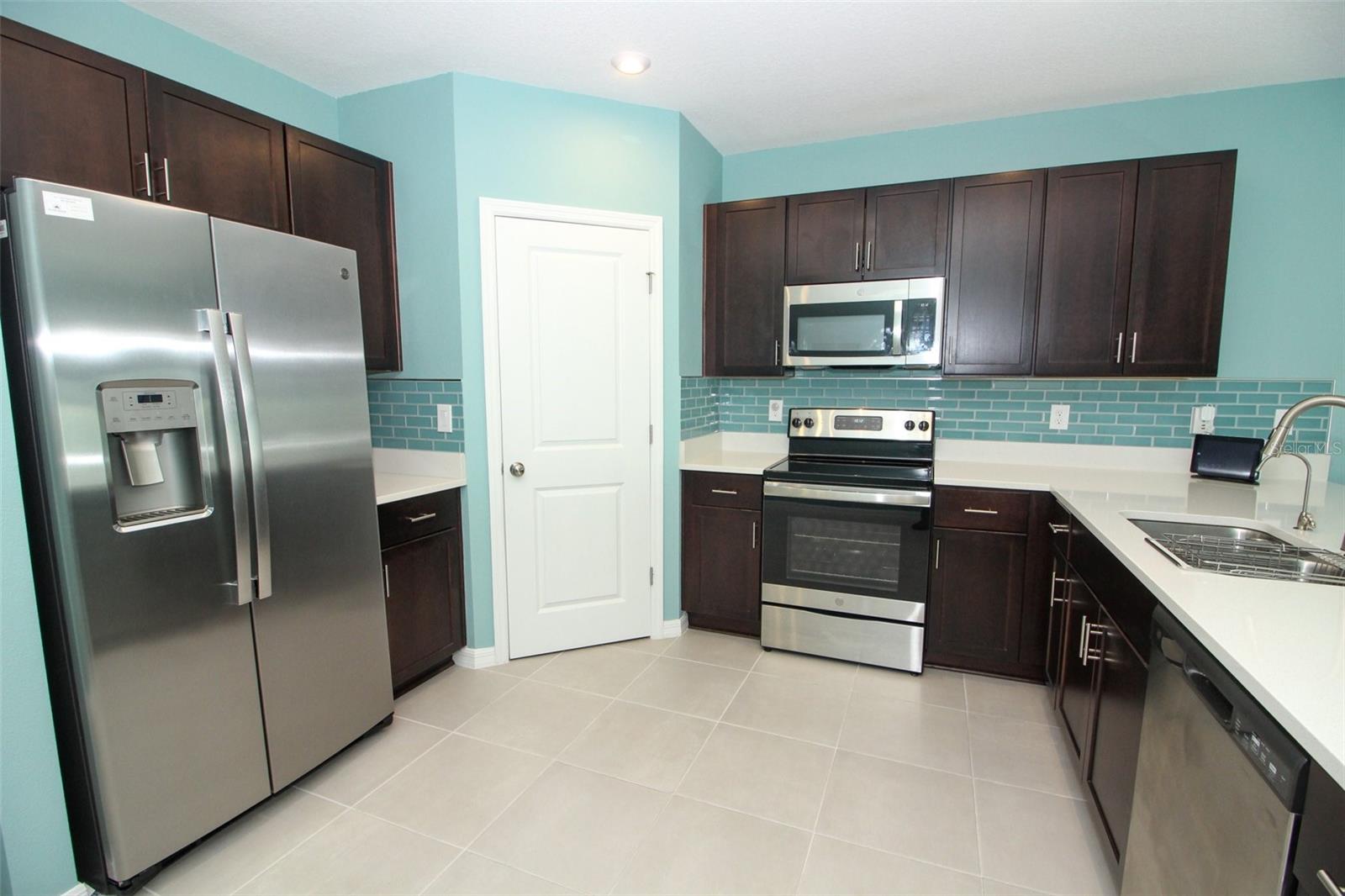 Image 15 of 45 For 404 Citrine Loop