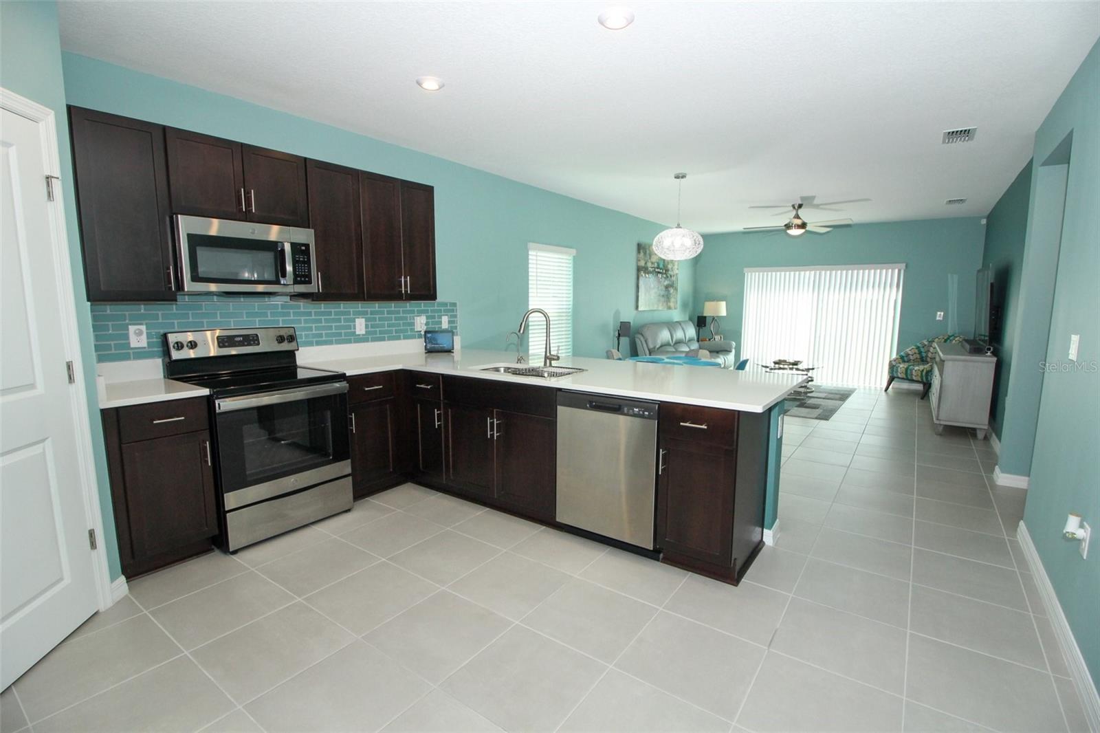 Image 16 of 45 For 404 Citrine Loop