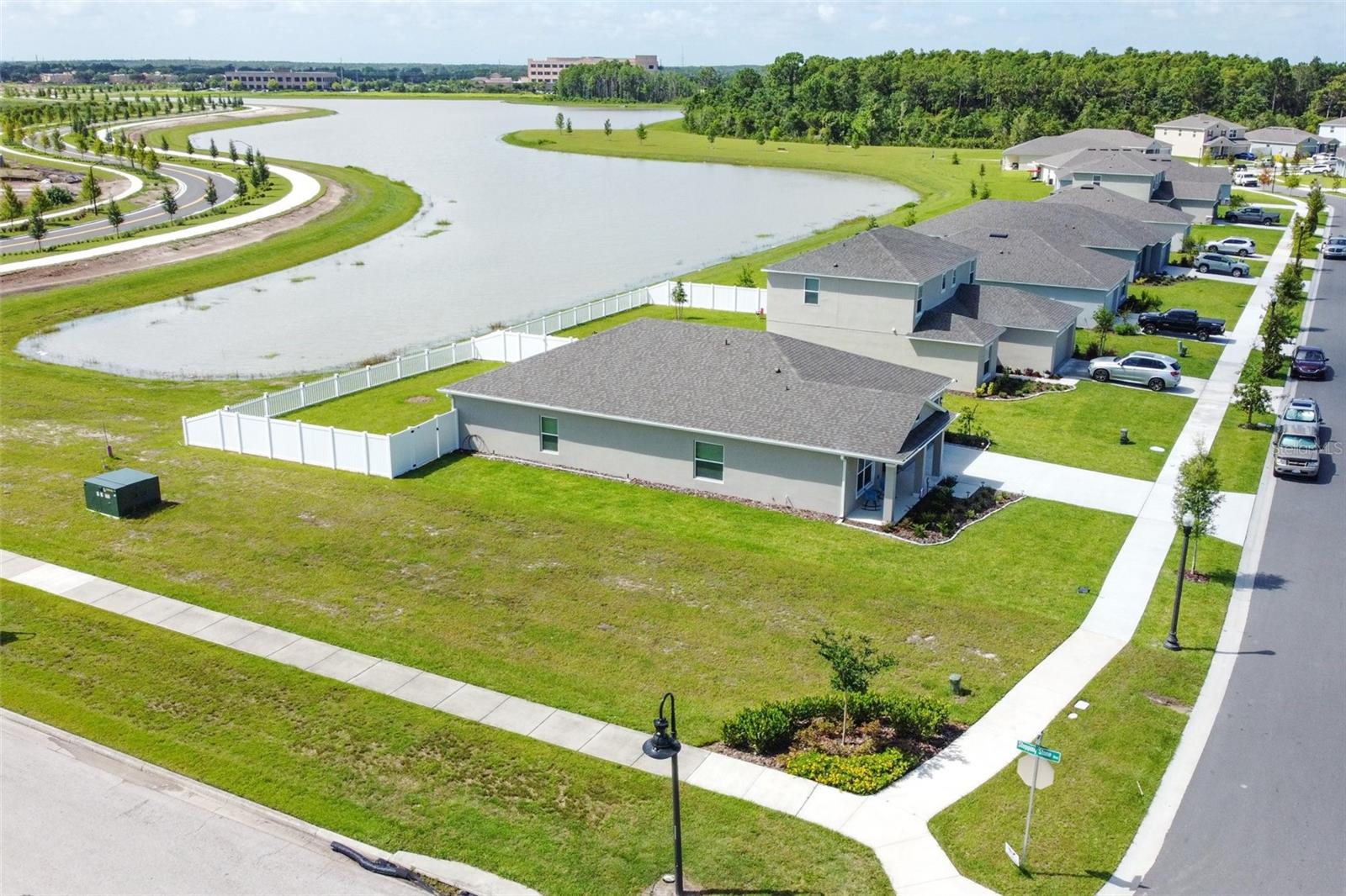 Image 36 of 45 For 404 Citrine Loop