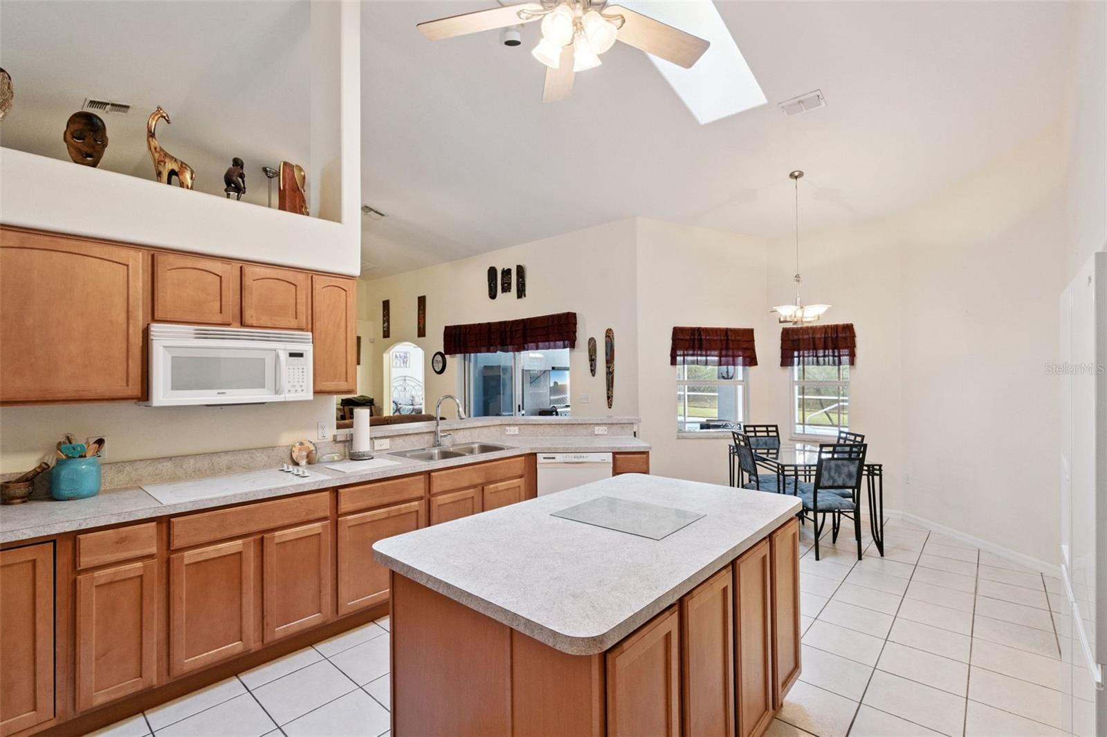 Image 19 of 44 For 4915 Emilee Grace Lane