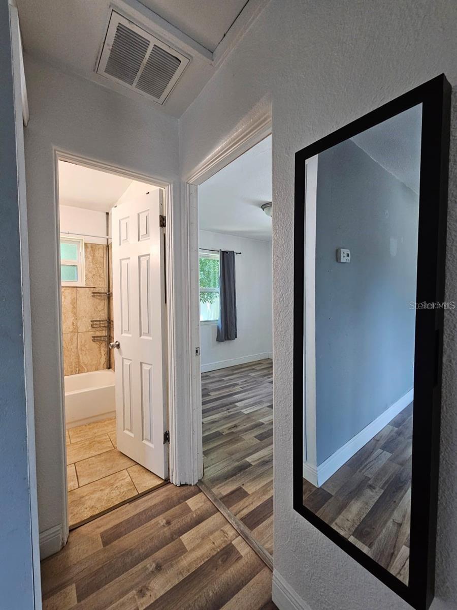 Image 10 of 13 For 1718 Guinyard Way