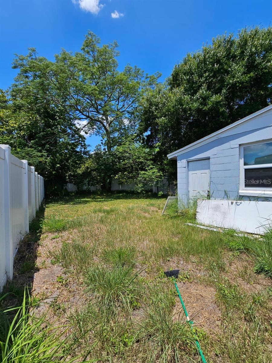 Image 12 of 13 For 1718 Guinyard Way