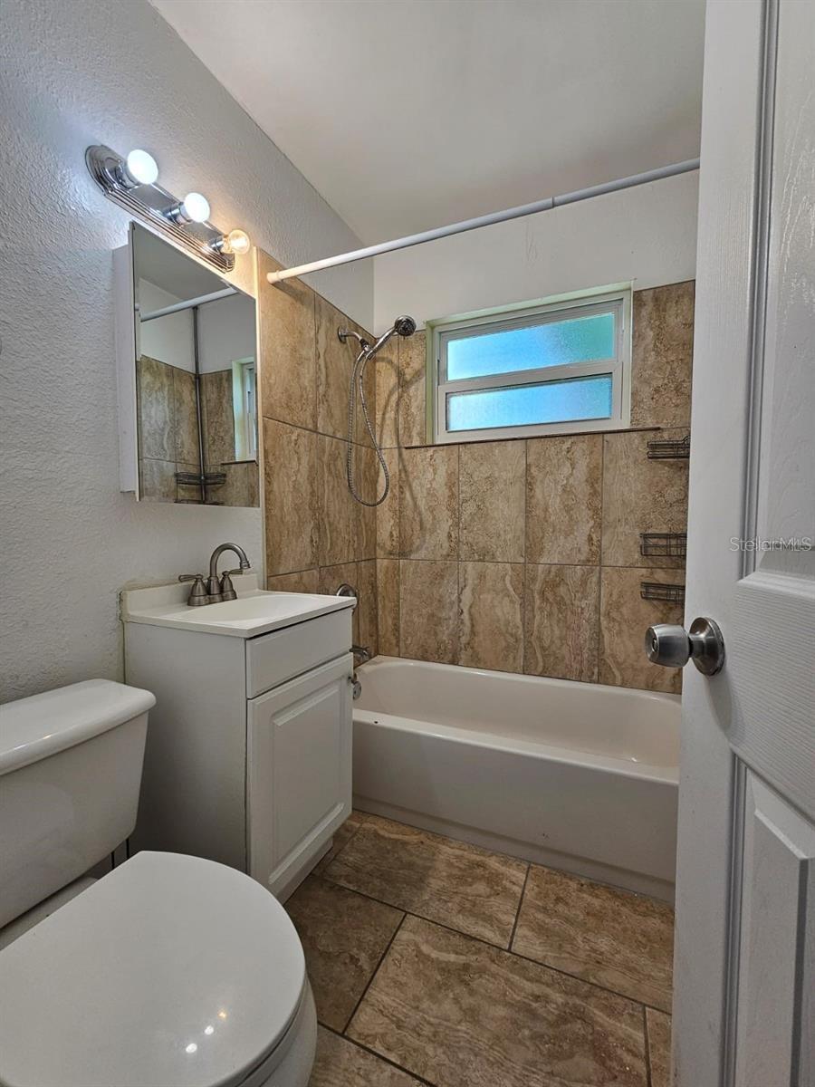 Image 7 of 13 For 1718 Guinyard Way