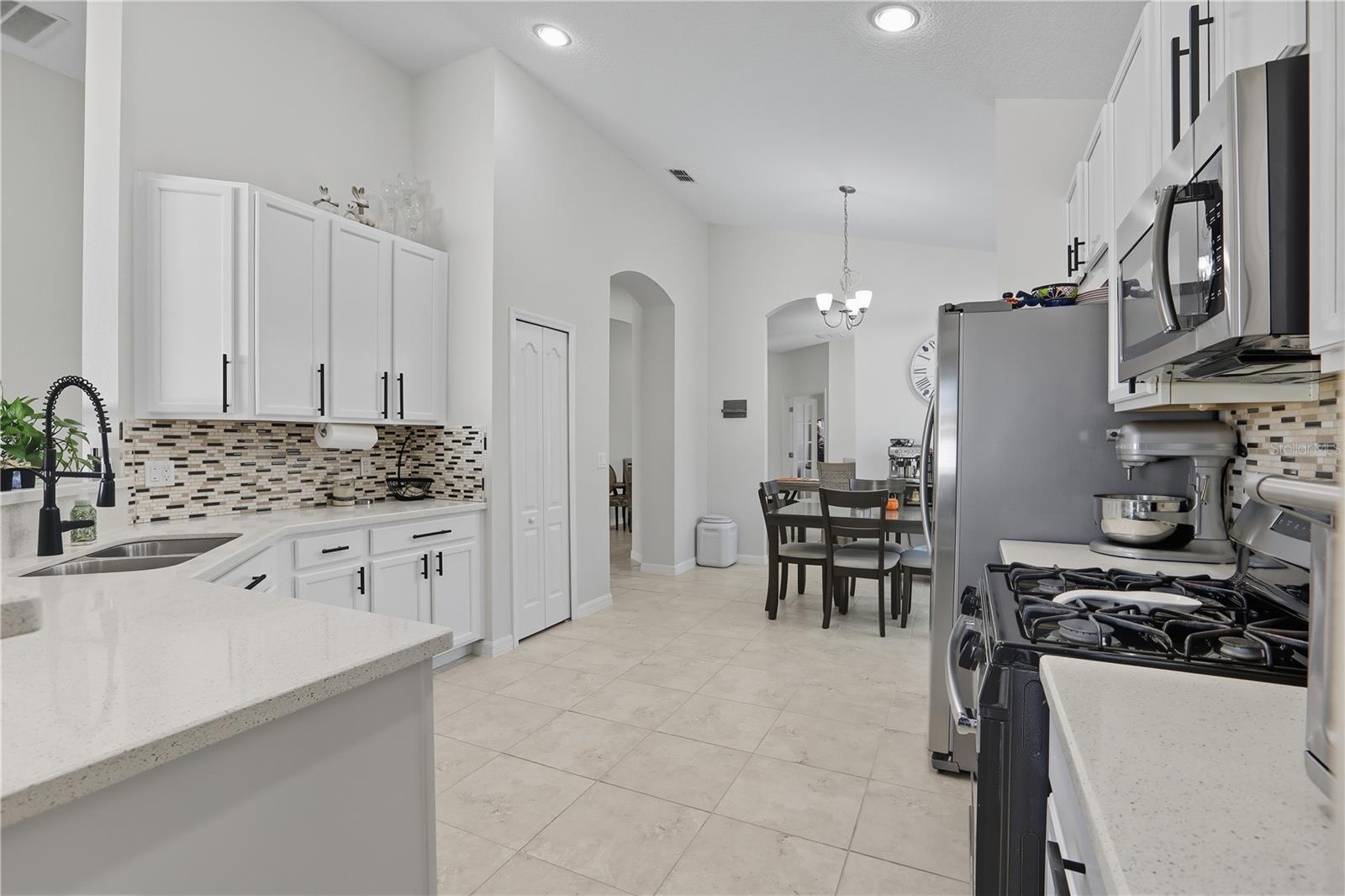 Image 10 of 34 For 12154 Beach Fern Road