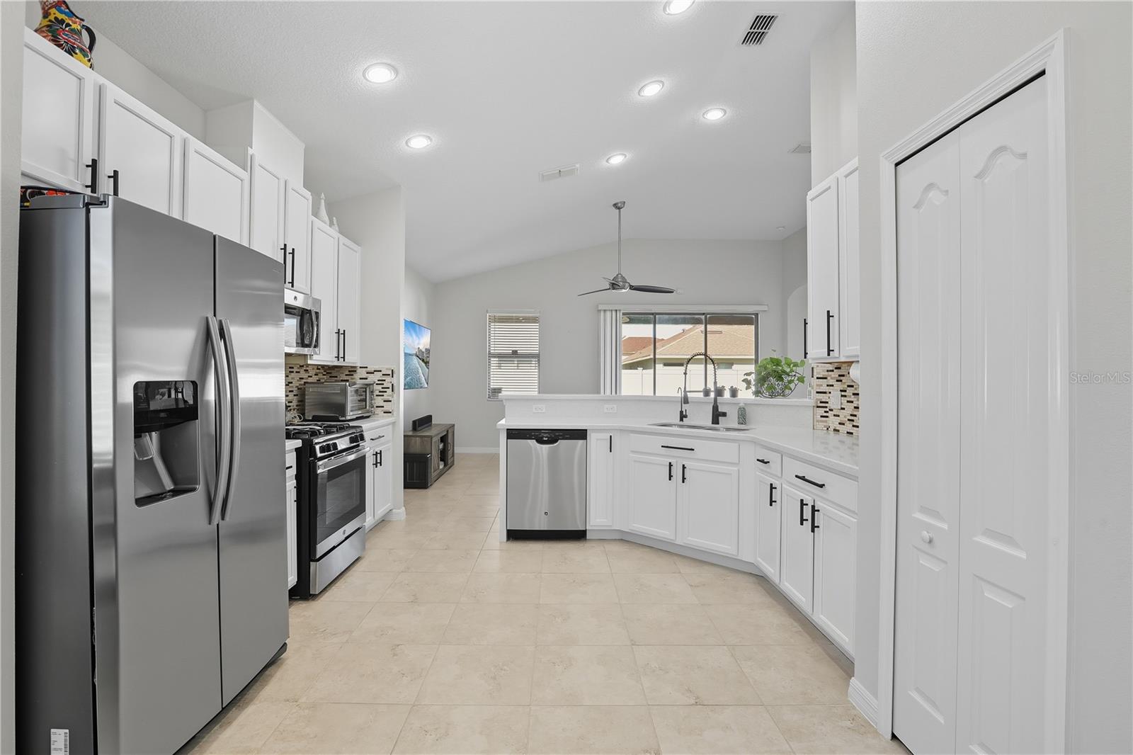 Image 11 of 34 For 12154 Beach Fern Road